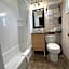 Perth Plaza Inn & Suites