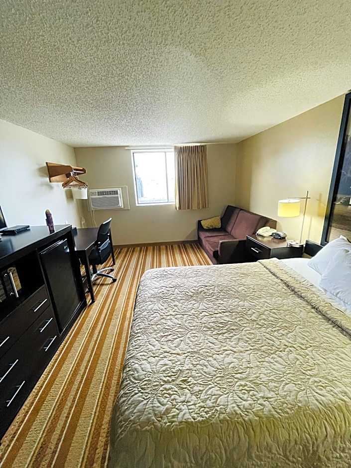 Super 8 by Wyndham Clear Lake