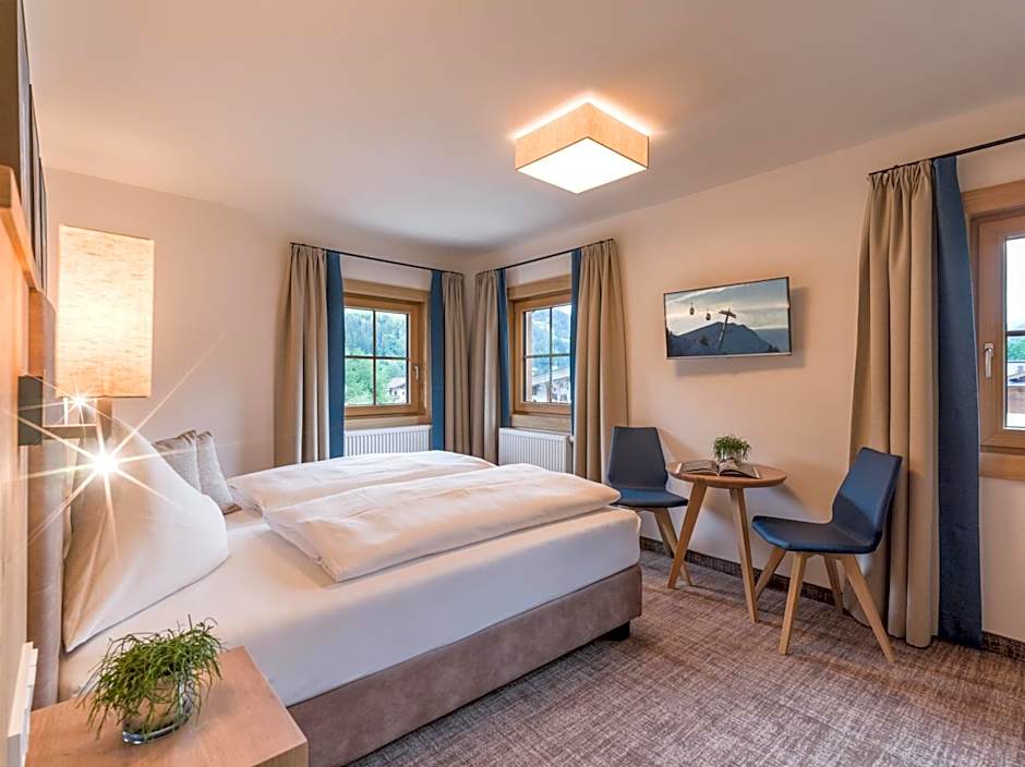 Photo 1 of 5 of Quadruple Room