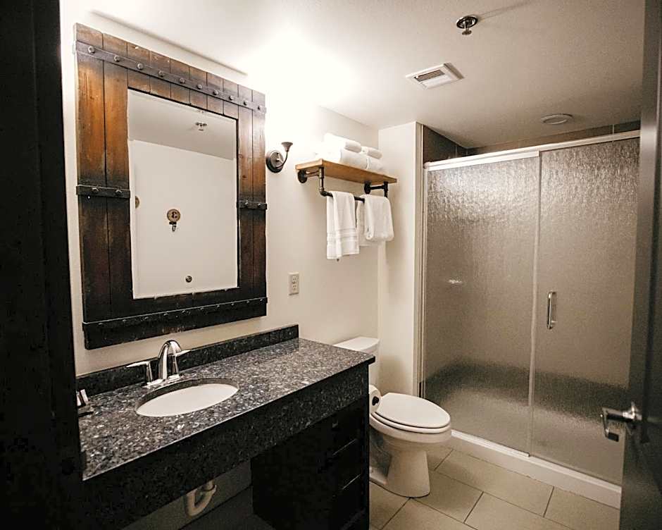 Brewhouse Inn And Suites