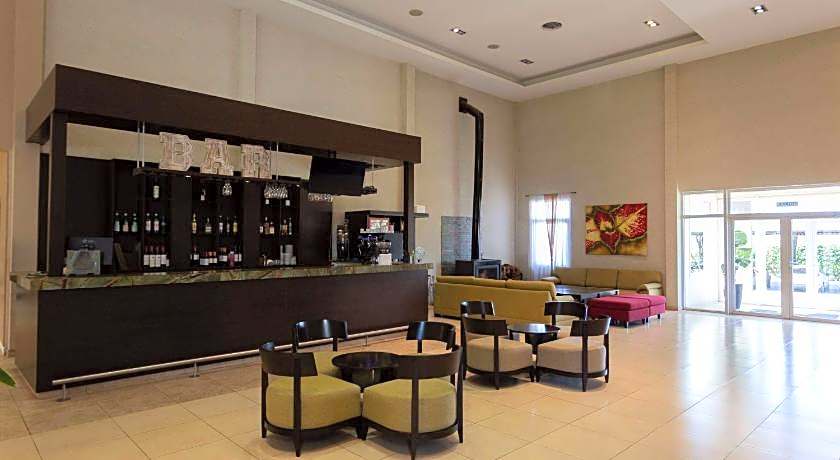 Howard Johnson Funes