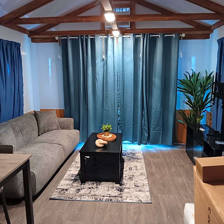 Aqua Lodges At Hurricane Hole Marina