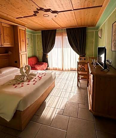 Double Room with Mountain View