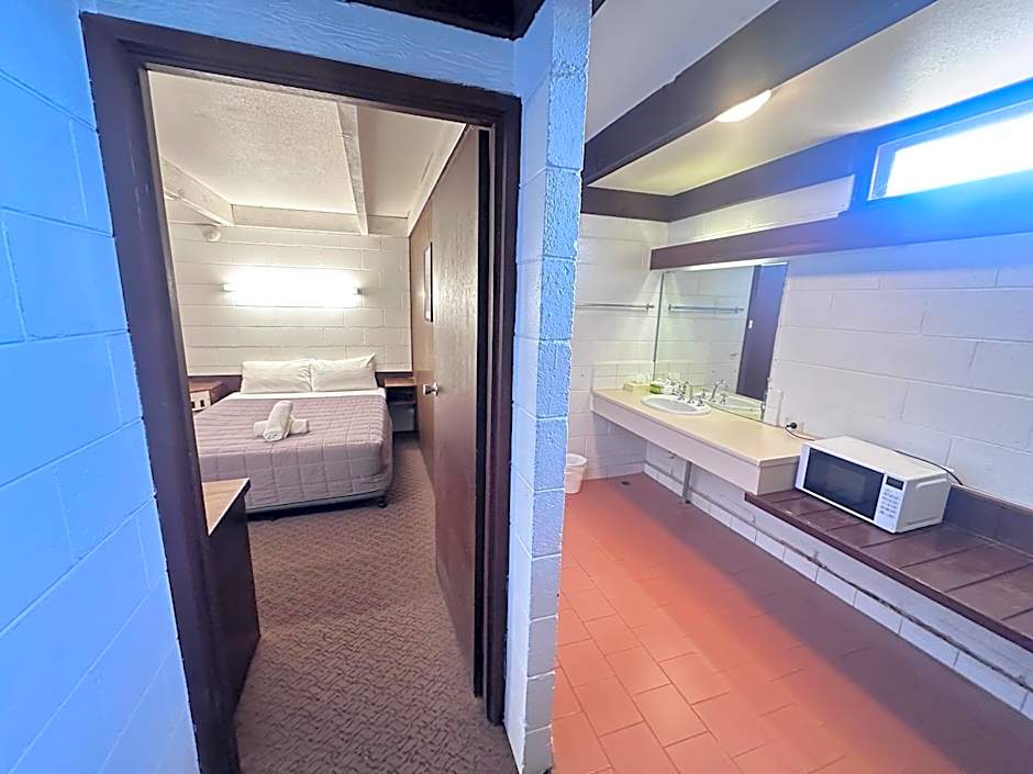 Charles Sturt Motor Inn