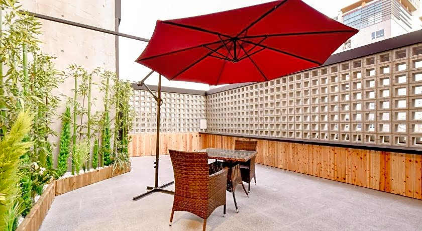 BLANC Business Hotel