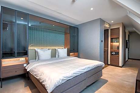 King Suite with Sea View