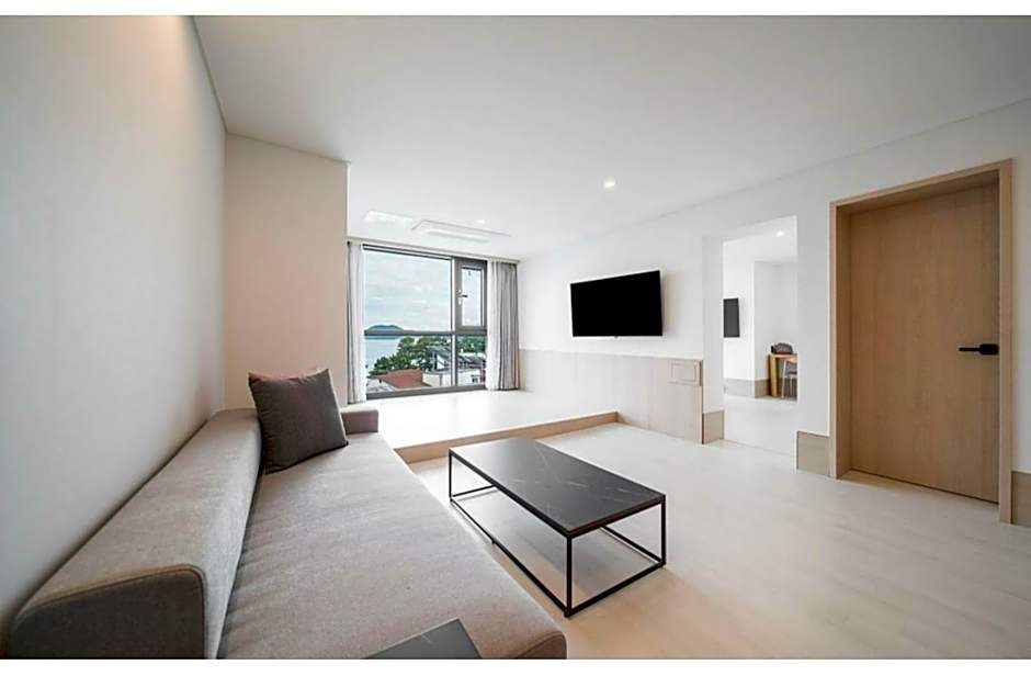 Geoje Mongdol Beach H Avenue Hotel