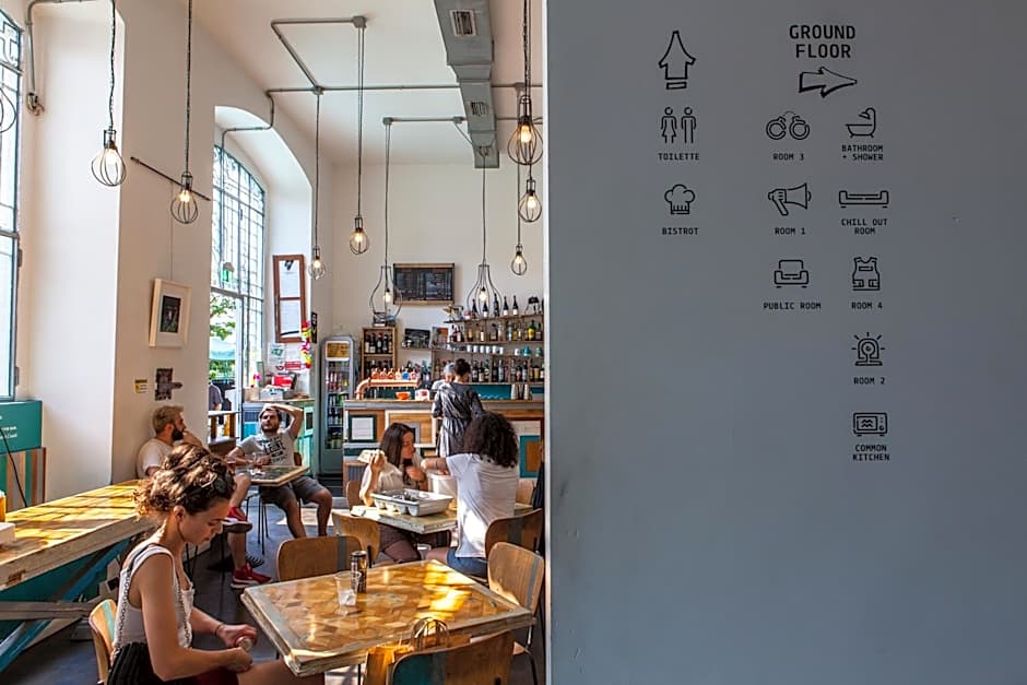 Madama Hostel & Bistrot
