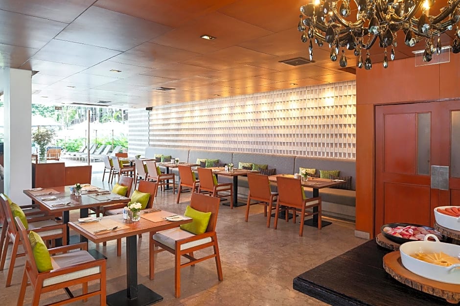 Woodlands Suites, Serviced Residences