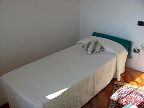 Single Room with Shared Bathroom