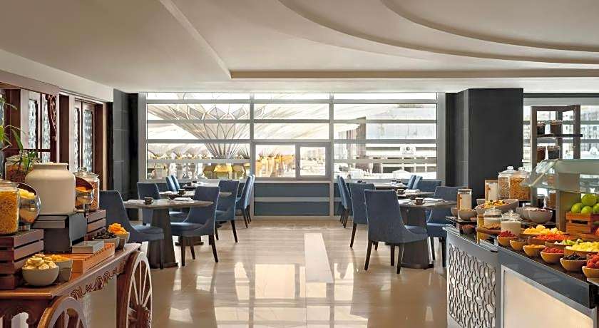 Anwar Al Madinah Movenpick Hotel