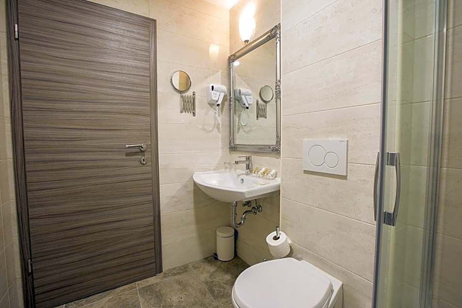 Barbara Piran Beach Hotel