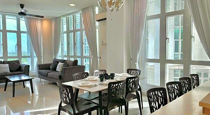 Holi 1Medini Suites Legoland