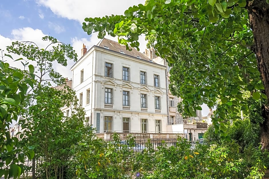 Ra Sidence Central Parc