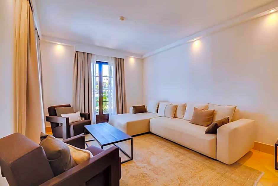 Pine Cliffs Village & Golf Suites