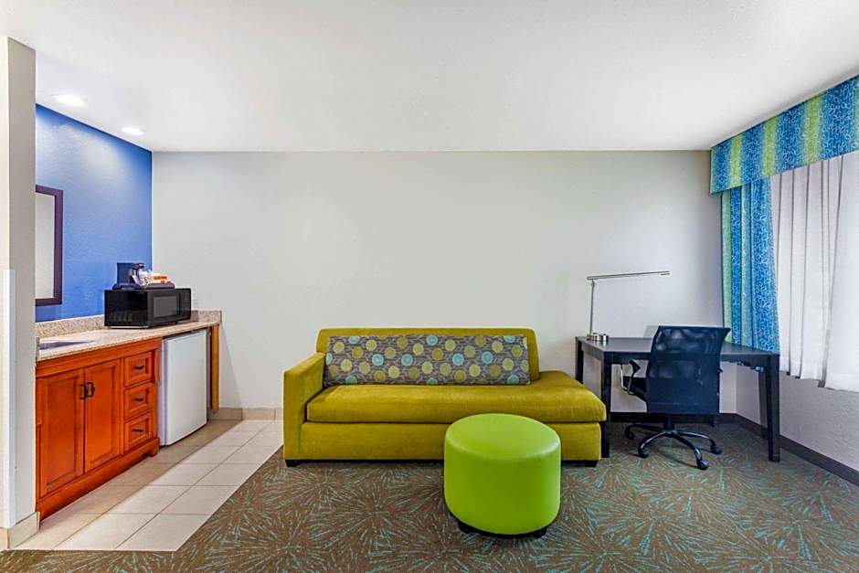 Days Inn & Suites by Wyndham East Flagstaff