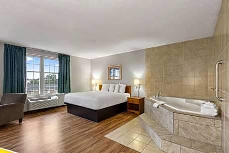 1 King Bed, Studio Suite, Second Floor, Non-Smoking