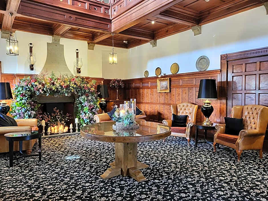 Bron Eifion Hotel