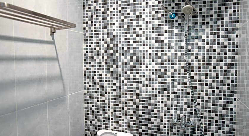 RedDoorz Plus near UNIMED Medan