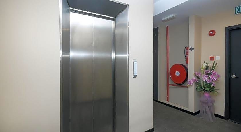 Super OYO 977 Hong Kong Suites