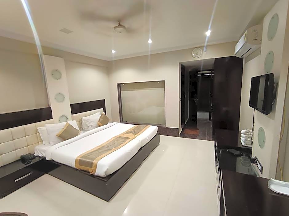 The Sapphire Grand