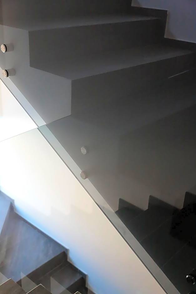 Glass House - Smart Rooms & Parking