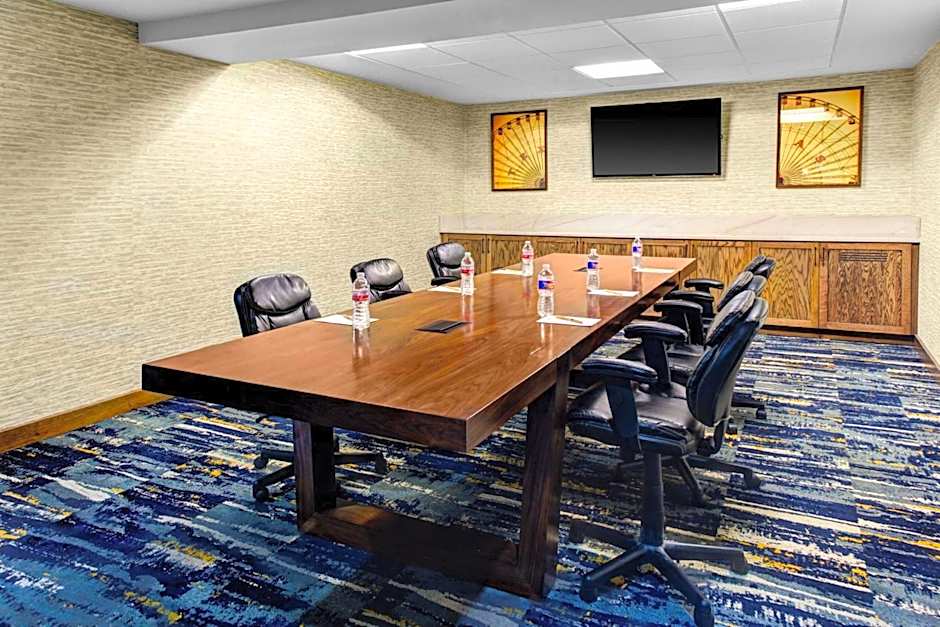 DoubleTree by Hilton Dallas DFW South - Arlington, TX