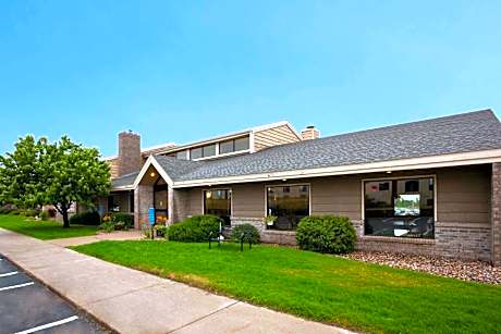 AmericInn by Wyndham Alexandria