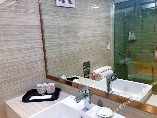 Oriental Silk Hotel