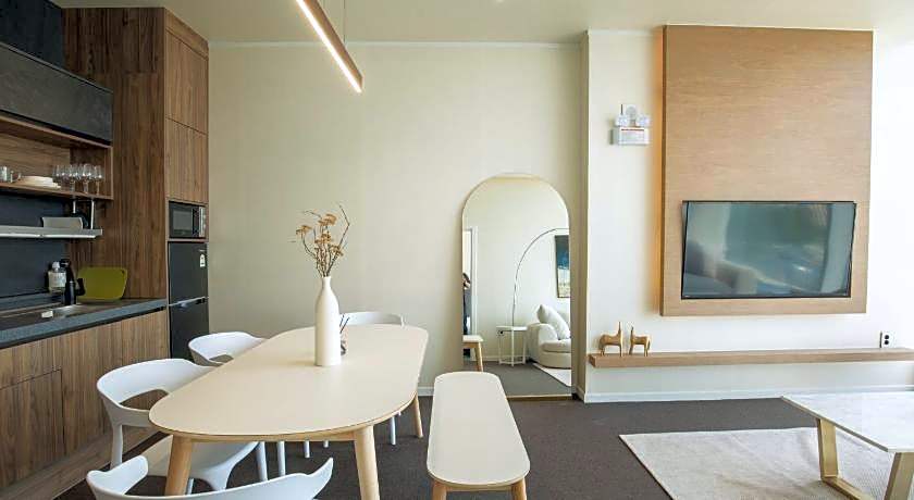 UH SUITE THE HAEUNDAE