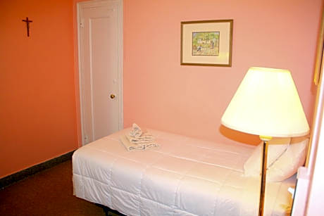 Single Room with Shared Bathroom