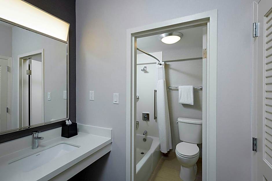 Courtyard by Marriott Denver Central Park