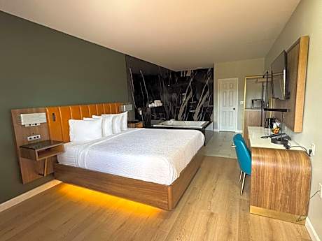 King Room with Sofa, Jetted Tub and Walk-In Shower - Non-Smoking