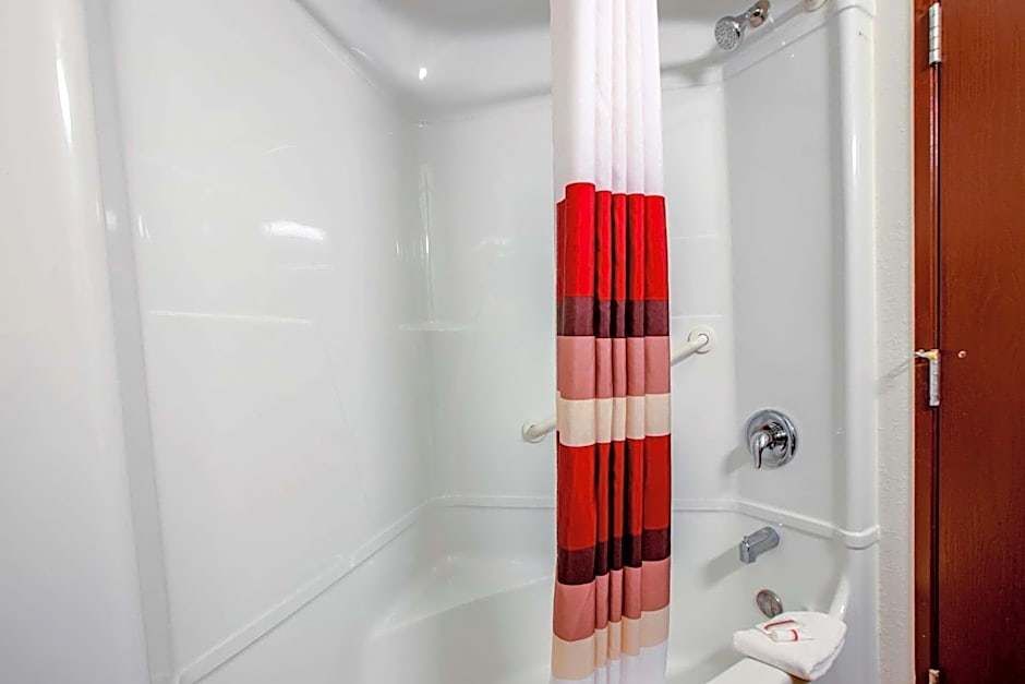 Seasons Inn Traverse City