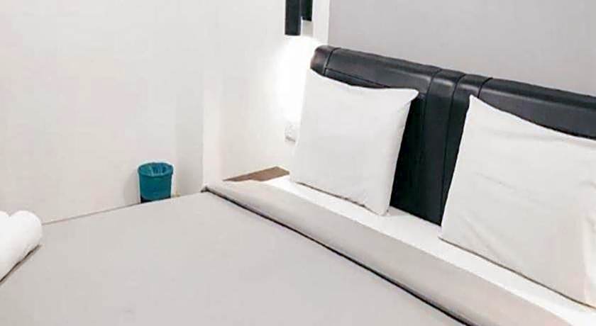 OYO 89492 Carlton Inn Bukit Ubi