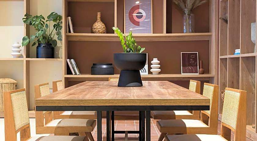 Domes Aulus Zante, Autograph Collection