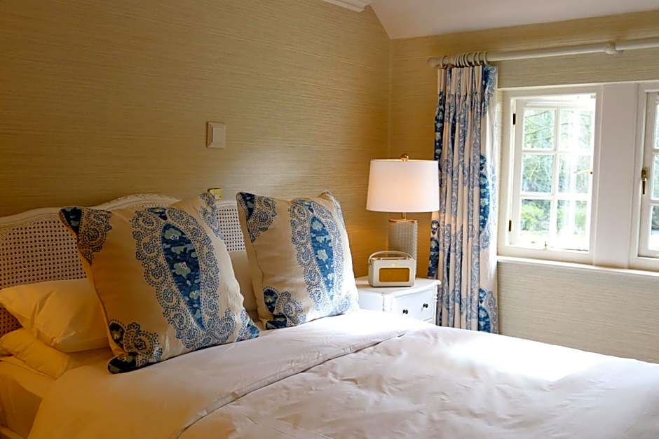 Rafters at Riverside House Hotel