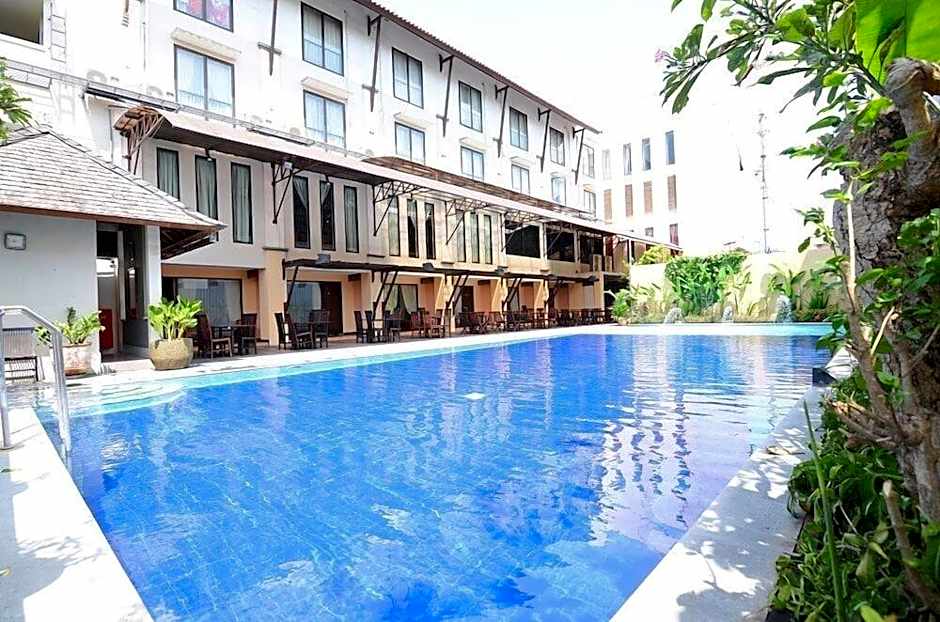 Grand Santhi Hotel