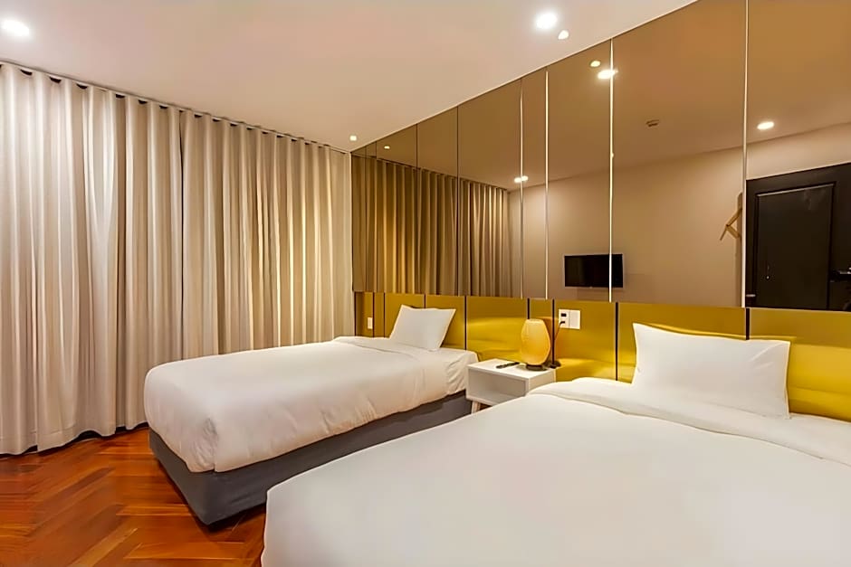 Len's Hotel