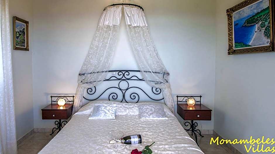 Monambeles Villas