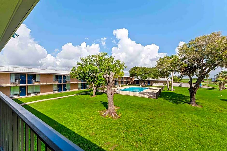 Studio 6 Port Lavaca, TX