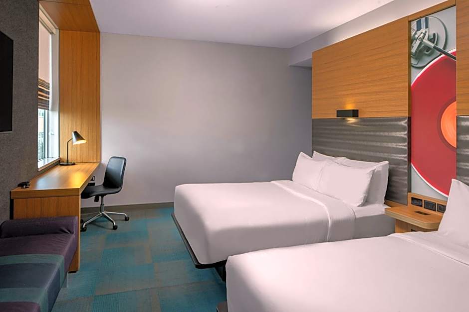 Aloft Green Bay