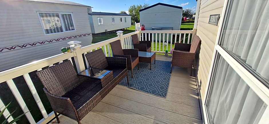 MOLLIES DEN 6 Berth 2 Bedrooms Waterside Leisure Park Ingoldmells