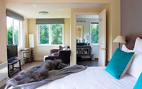 Suite with Garden View