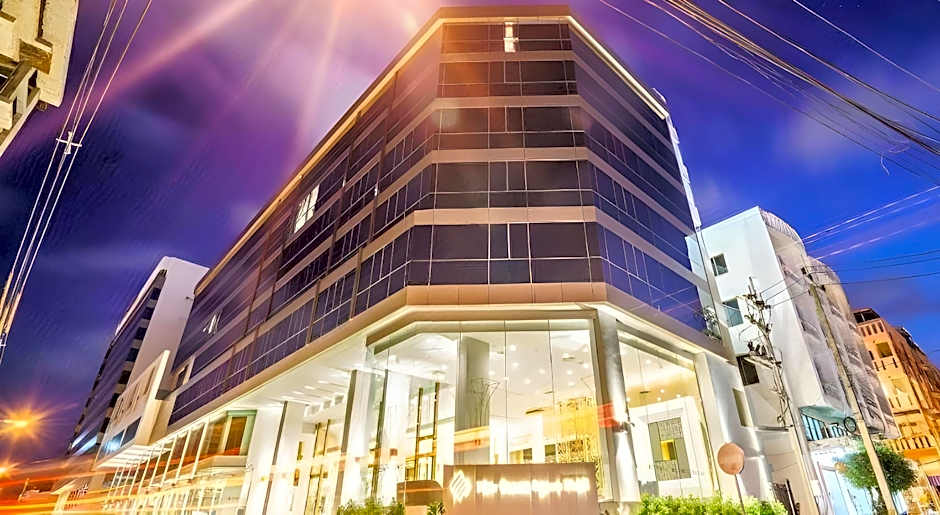 New Season Square Hotel