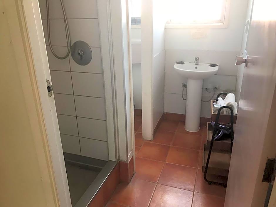 Gateway International Motel