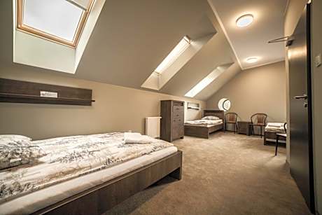 Triple Room with Private Bathroom