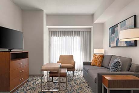1 King/2 Qn Beds 2 Bdrm 2 Bath Suite Nonsmok