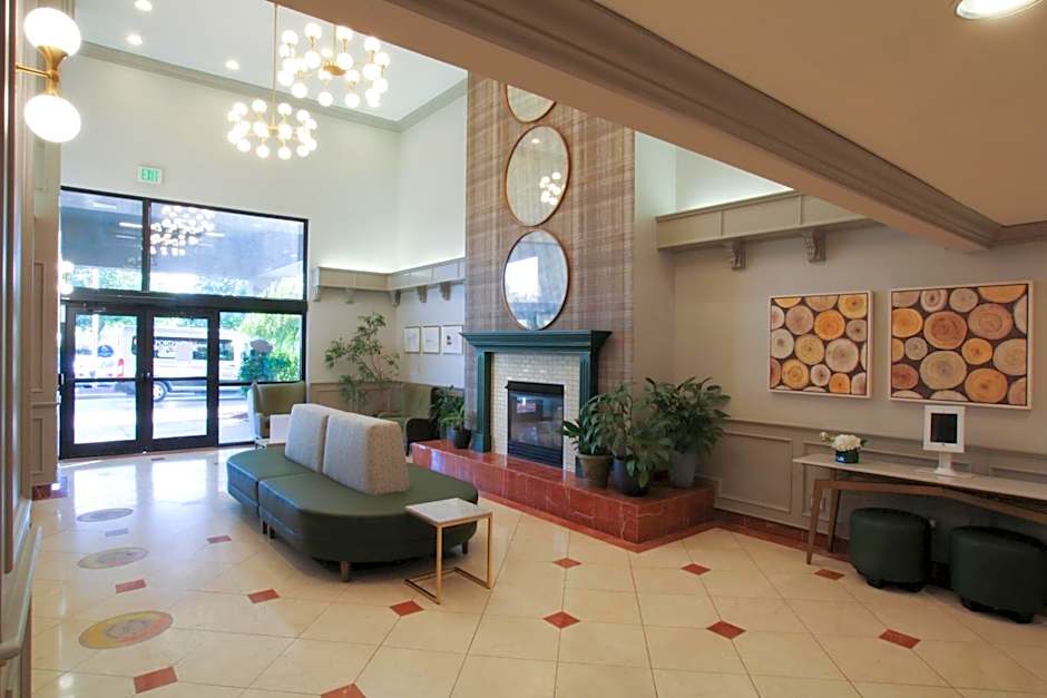 Oxford Suites Spokane Valley