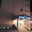 Bidwood Suite Hotel, Opposite Sarit Centre